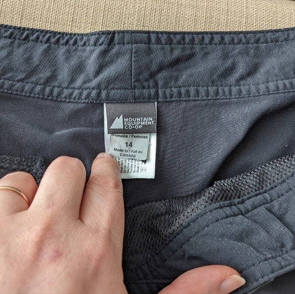 MEC hiking outdoor summer shorts black size 14 @B1 - Picture 7 of 7